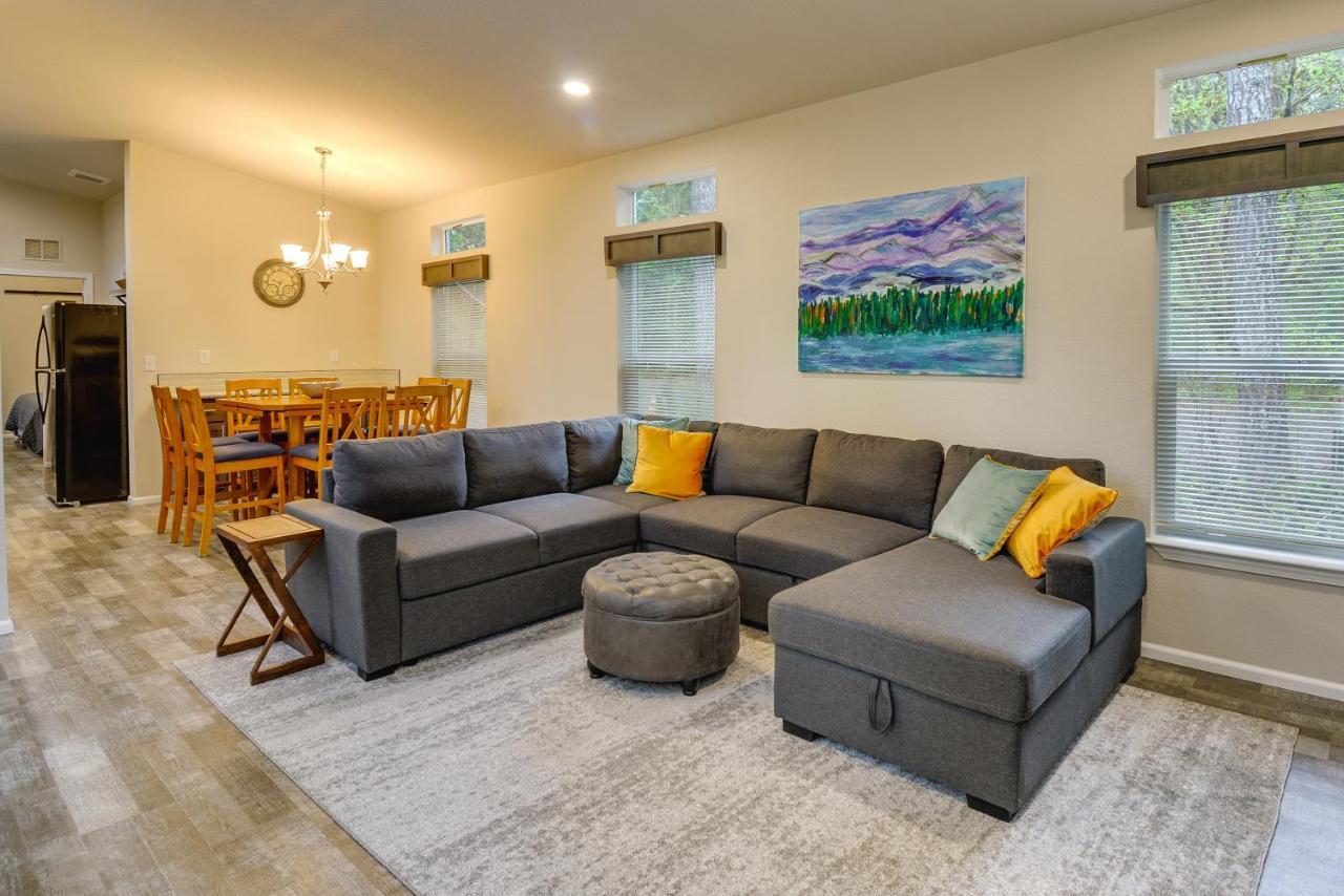 Hoodsport Vacation Rental With Private Lake Access! Bagian luar foto