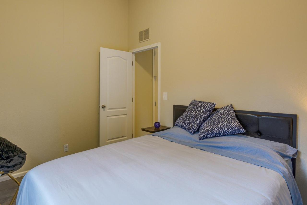 Hoodsport Vacation Rental With Private Lake Access! Bagian luar foto