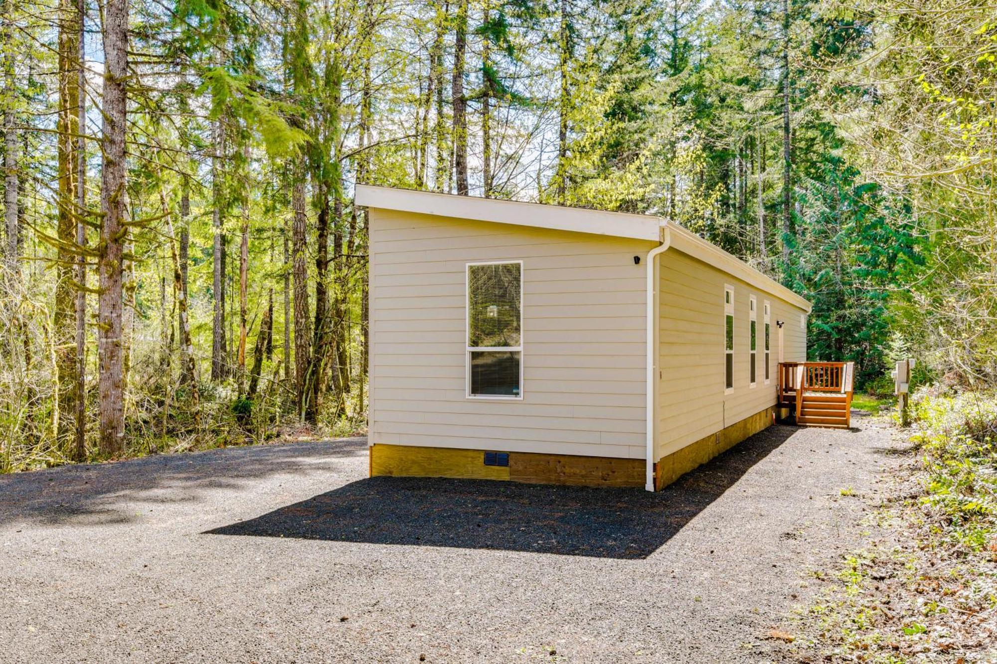 Hoodsport Vacation Rental With Private Lake Access! Bagian luar foto
