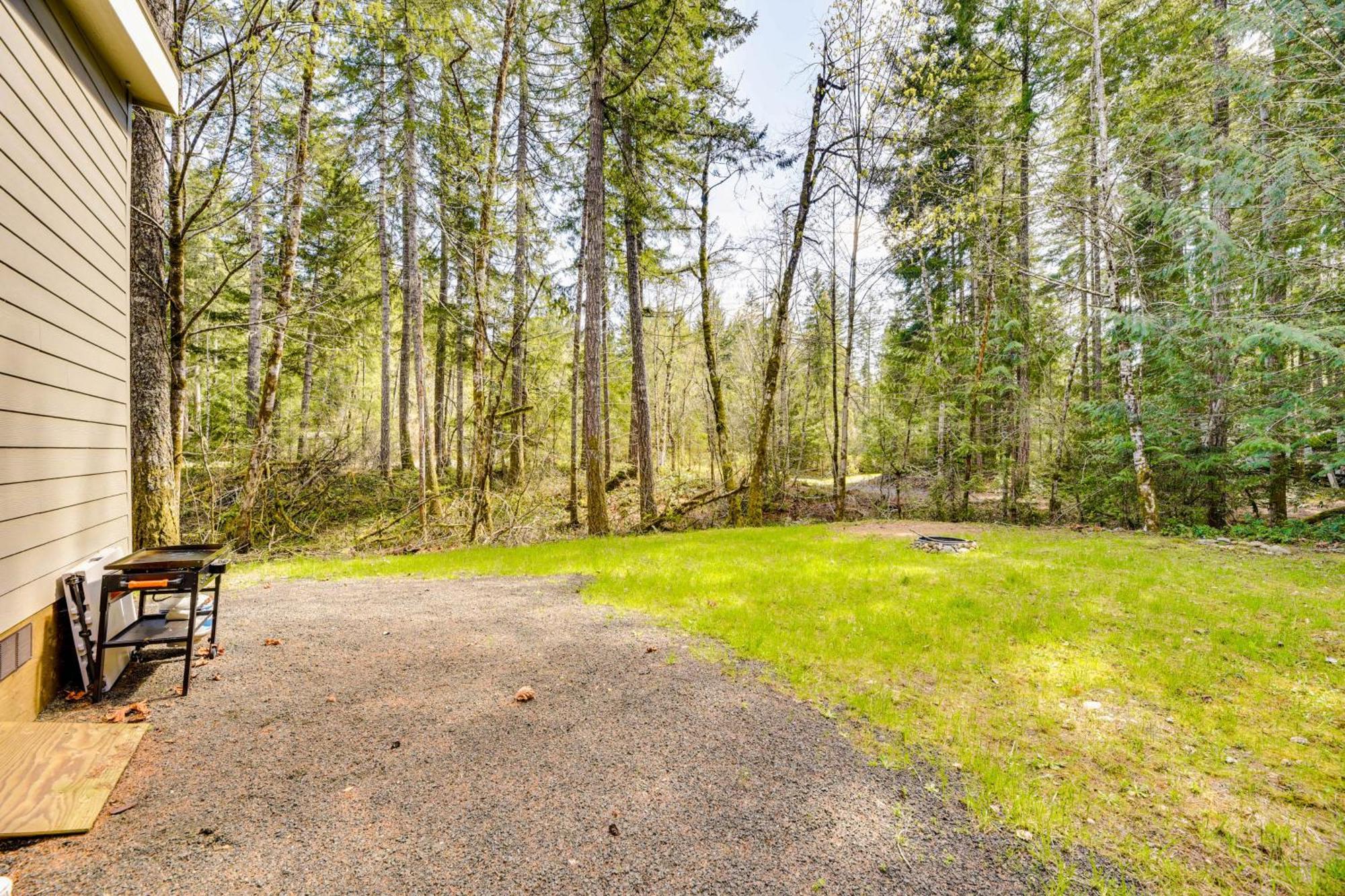 Hoodsport Vacation Rental With Private Lake Access! Bagian luar foto