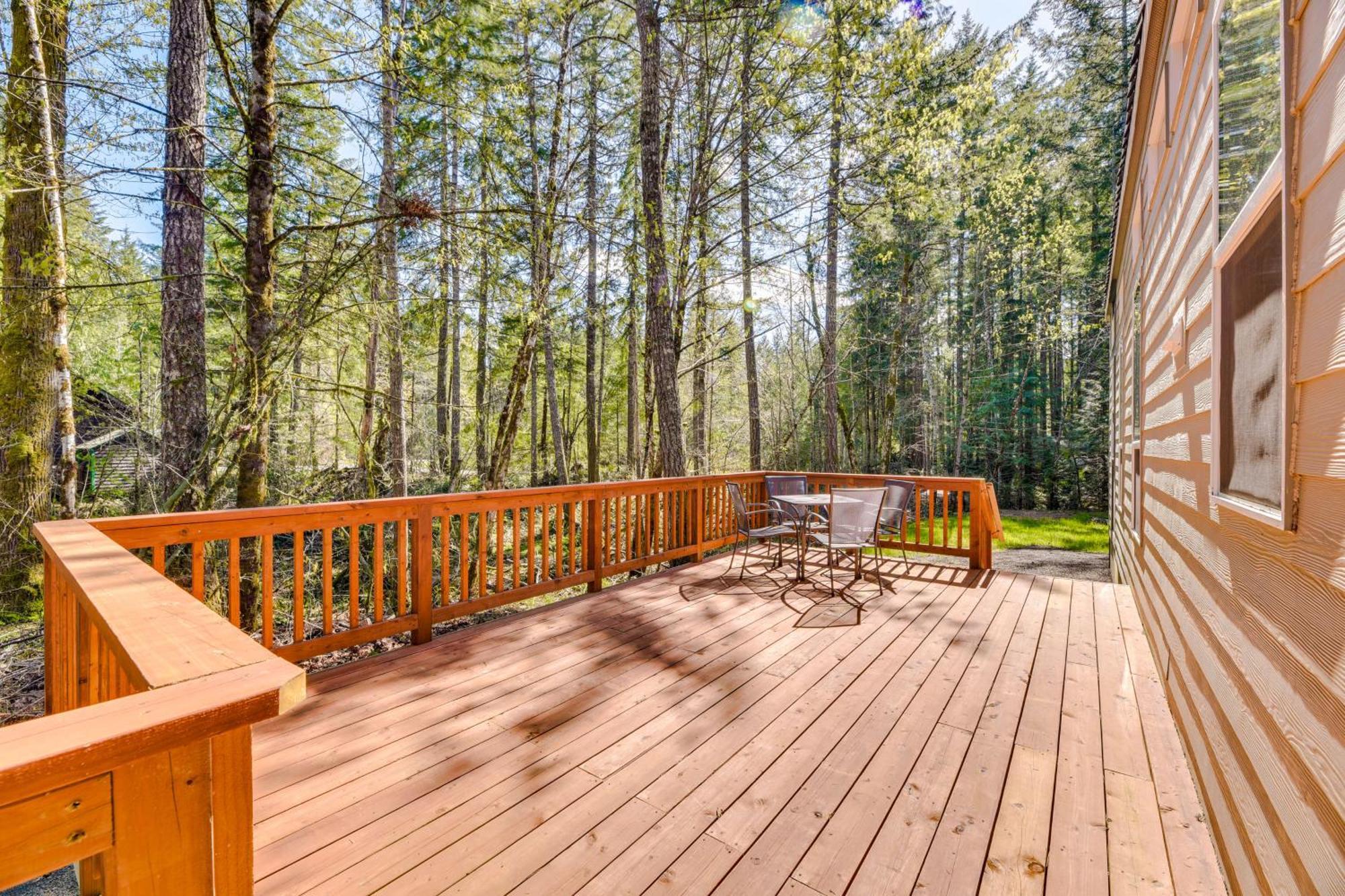 Hoodsport Vacation Rental With Private Lake Access! Bagian luar foto
