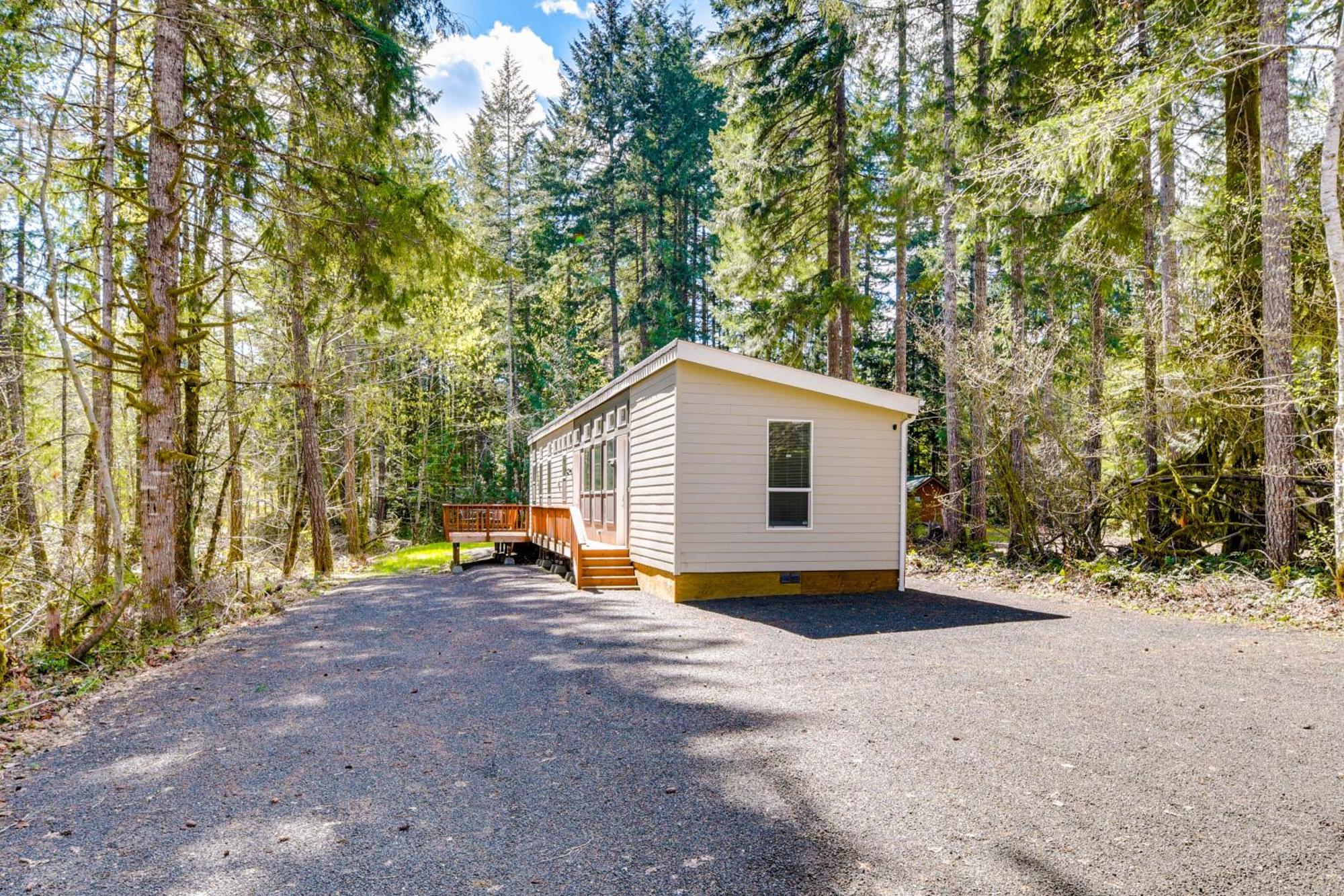Hoodsport Vacation Rental With Private Lake Access! Bagian luar foto